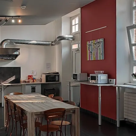 אכסניה Hi אמיינס