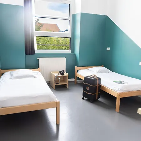 Hi אכסניה אמיינס